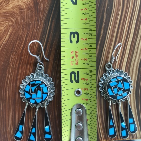 Earrings - Picture 1 of 3